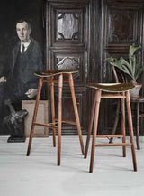 Dowel stool - Walnut