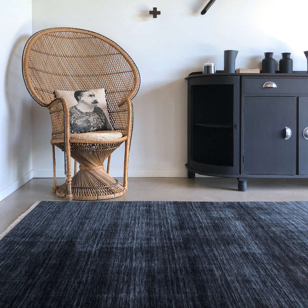 Sencillo Rug Black | By Artifex