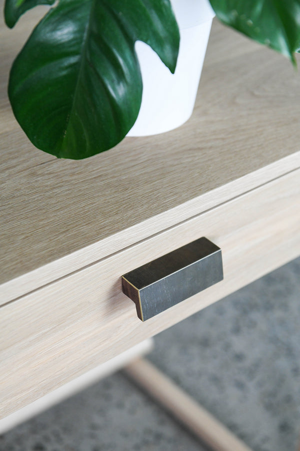 Nikola Handle | By Artifex