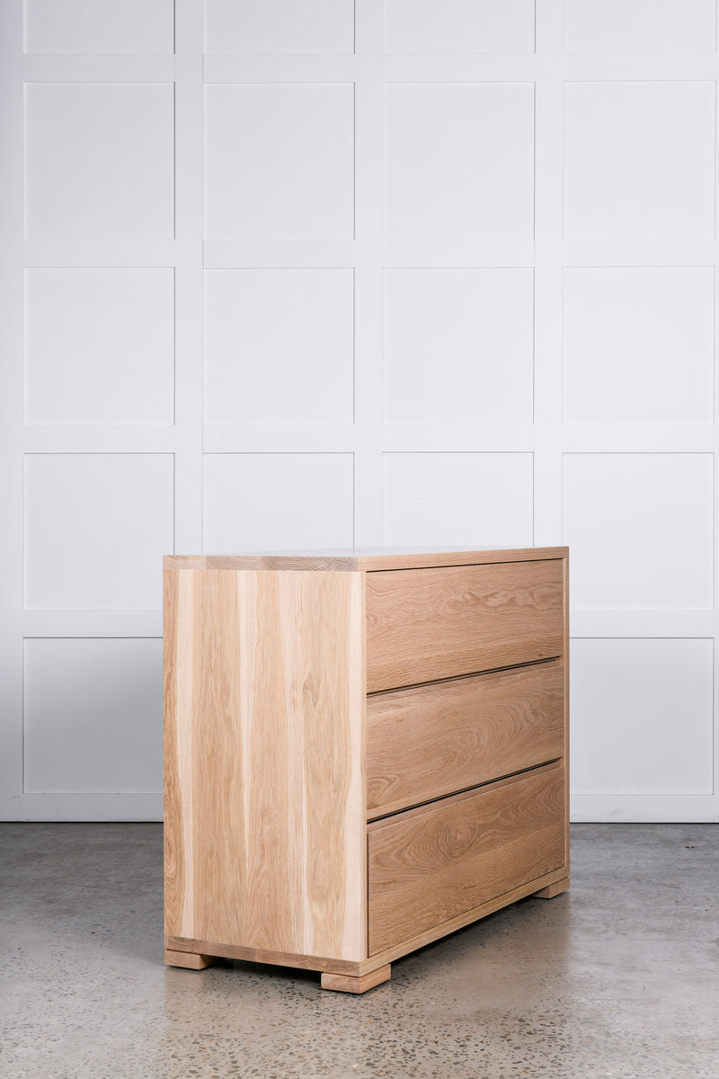 Willo Chest of Drawers | By Artifex
