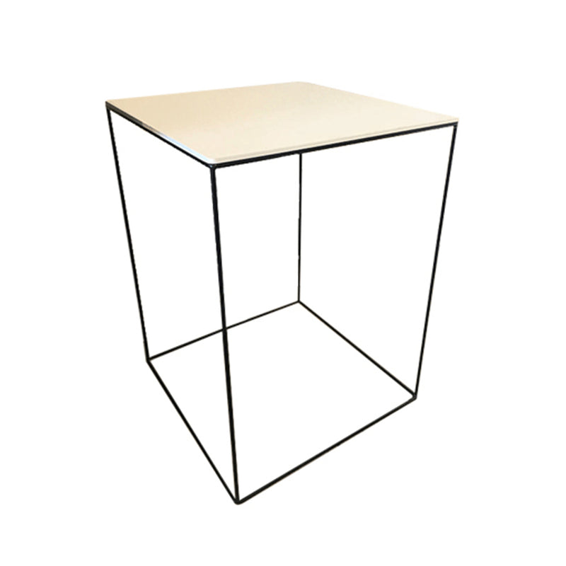 L'Hote Side Table | By Artifex